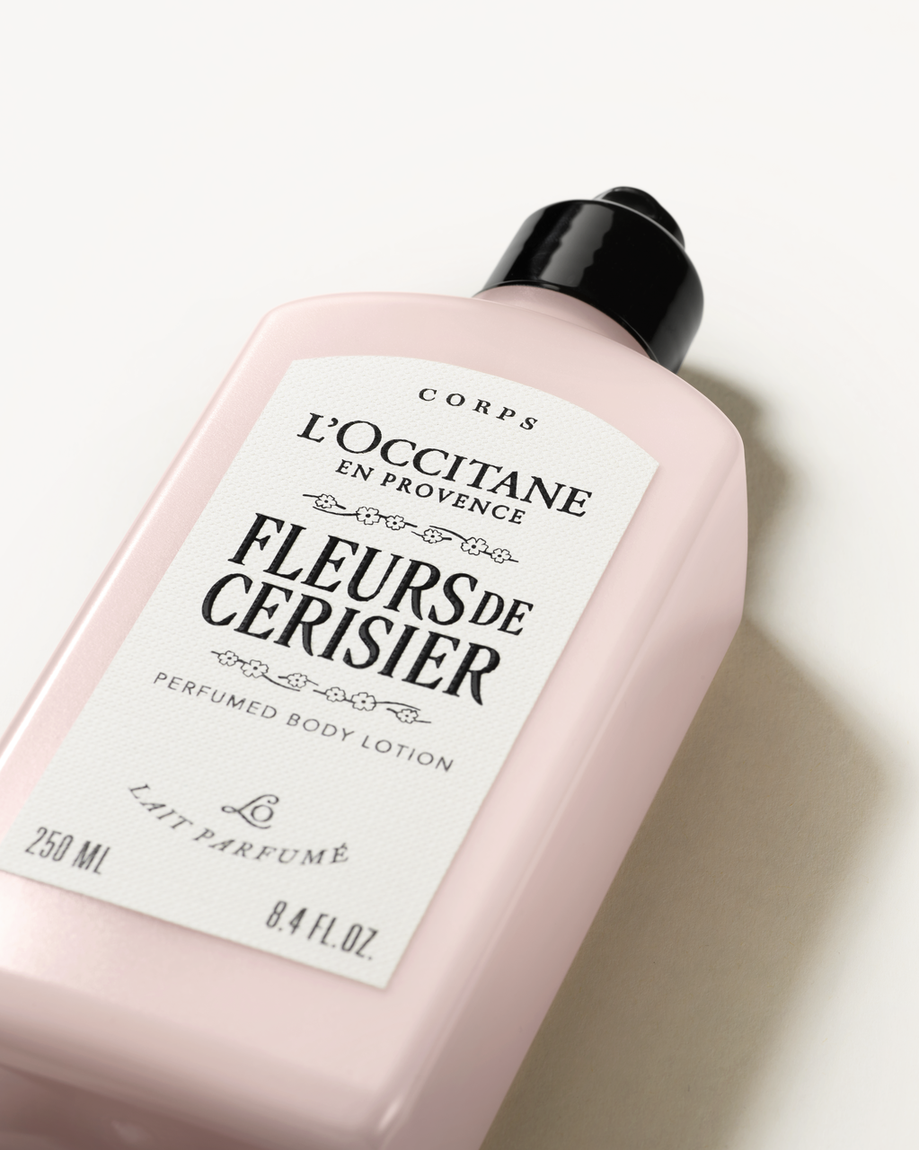 Fleurs de Cerisier perfumed body lotion